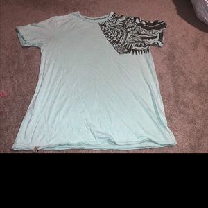 Mens Small Aztect Print Comfortable T-shirt